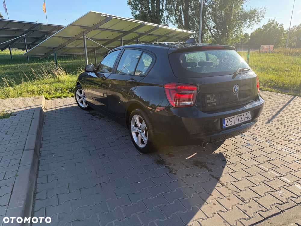 BMW Seria 1 116d Sport Line - 2
