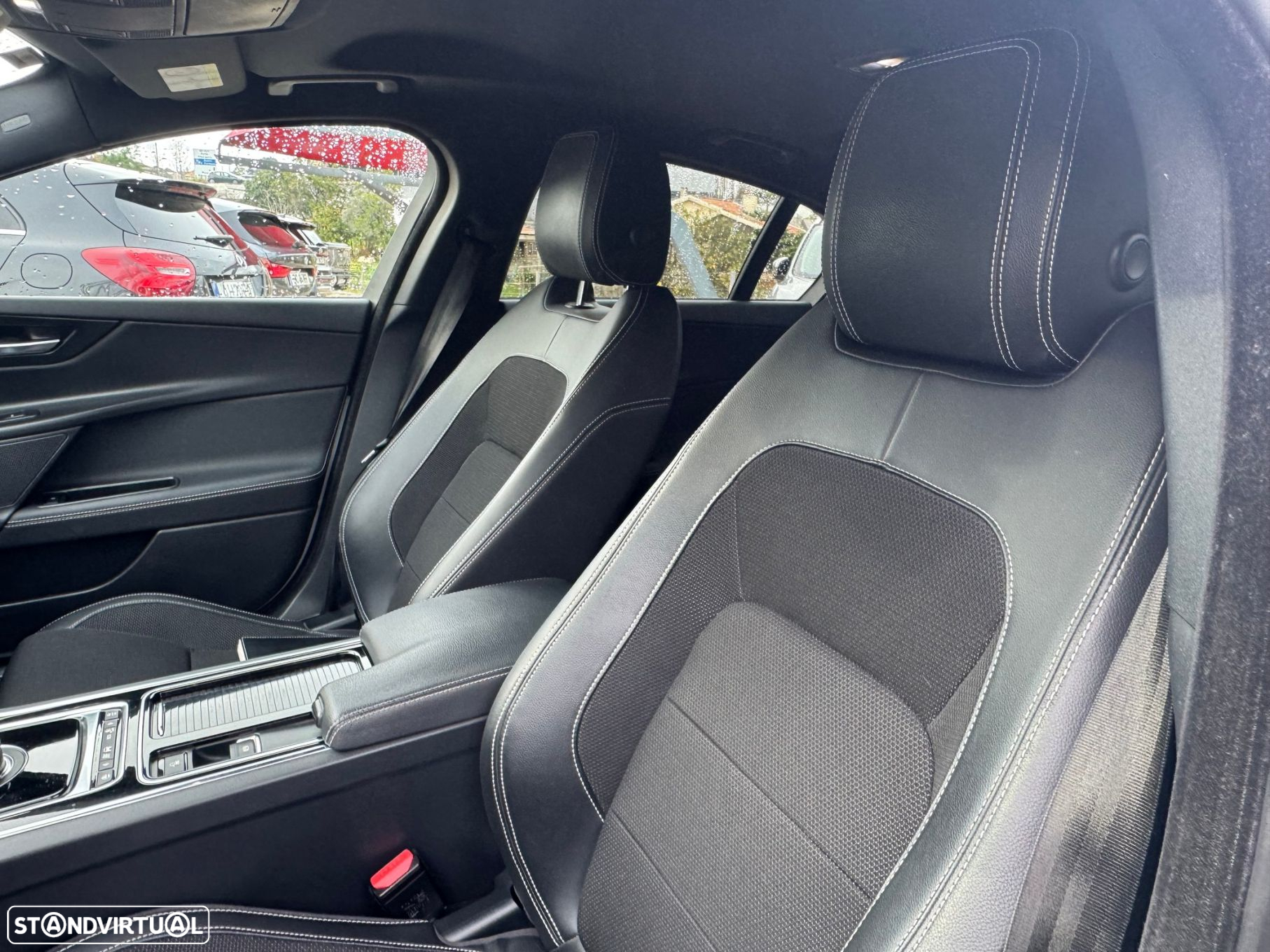 Jaguar XE 20d Aut. R-Sport - 24