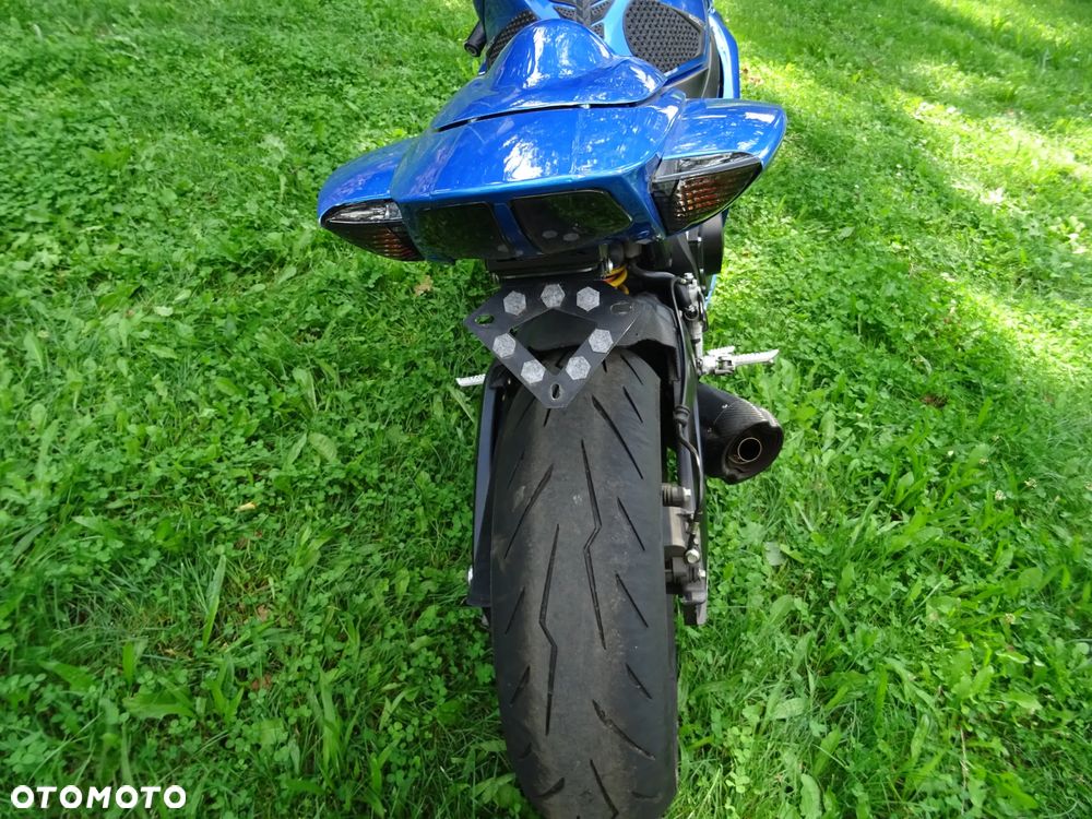 Suzuki GSX-R - 30