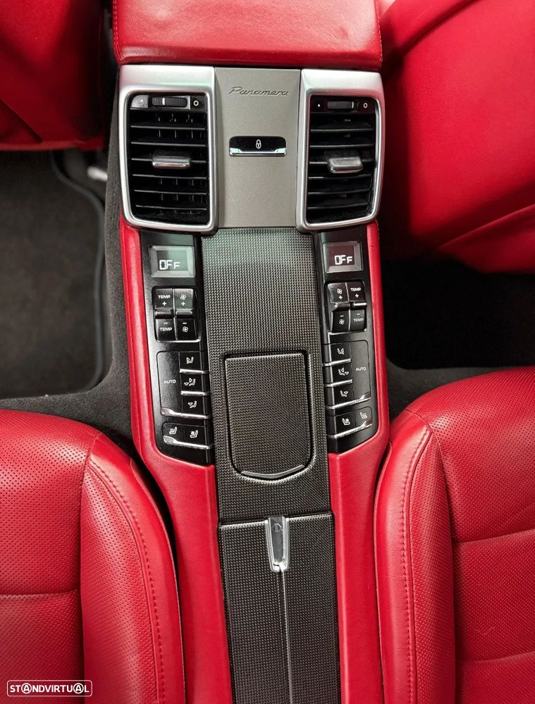 Porsche Panamera Turbo PDK - 22