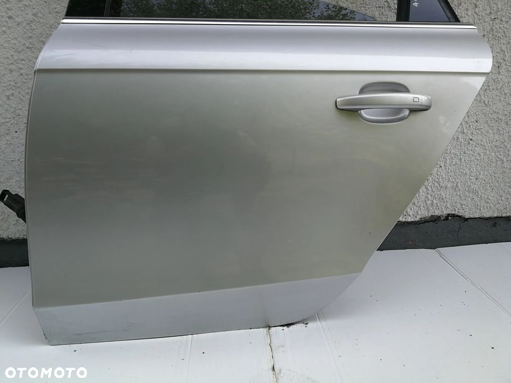Drzwi lewy tył Audi A4 B8 sedan LX7W - 2