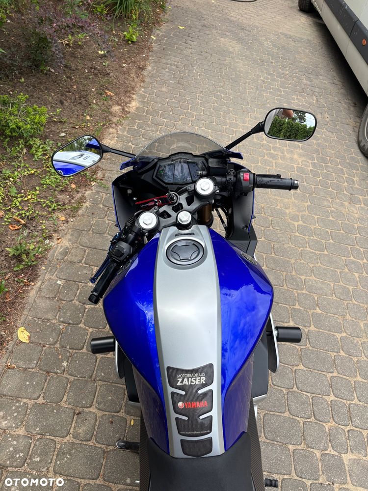 Yamaha YZF - 8