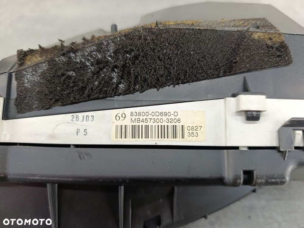 LICZNIK TOYOTA YARIS II 83800-0D690-D  MB457300-3206 DENSO 1.4 D-4D - 4