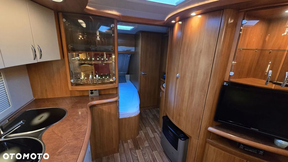 Hobby 560 Excelsior Mover Solar TV/DVD Radio Hi-Fi Isabella Łazienka / WC - 15