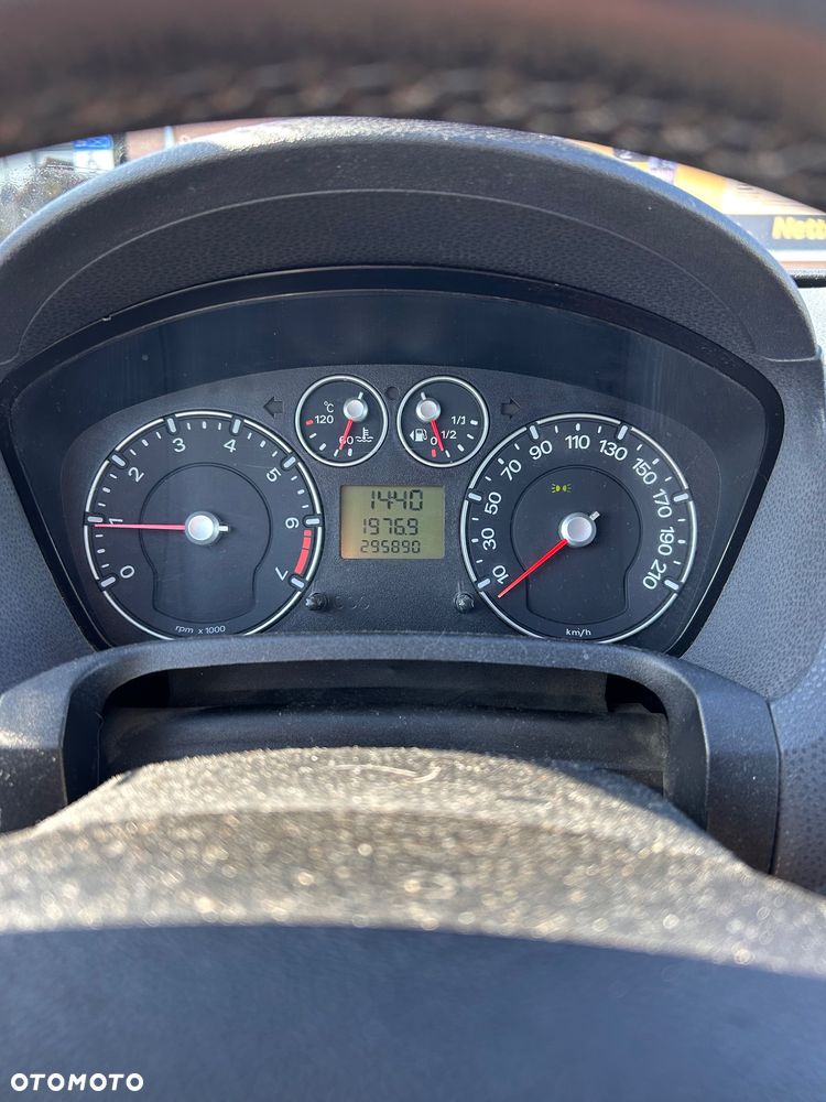Ford Fiesta 2007 photo 4