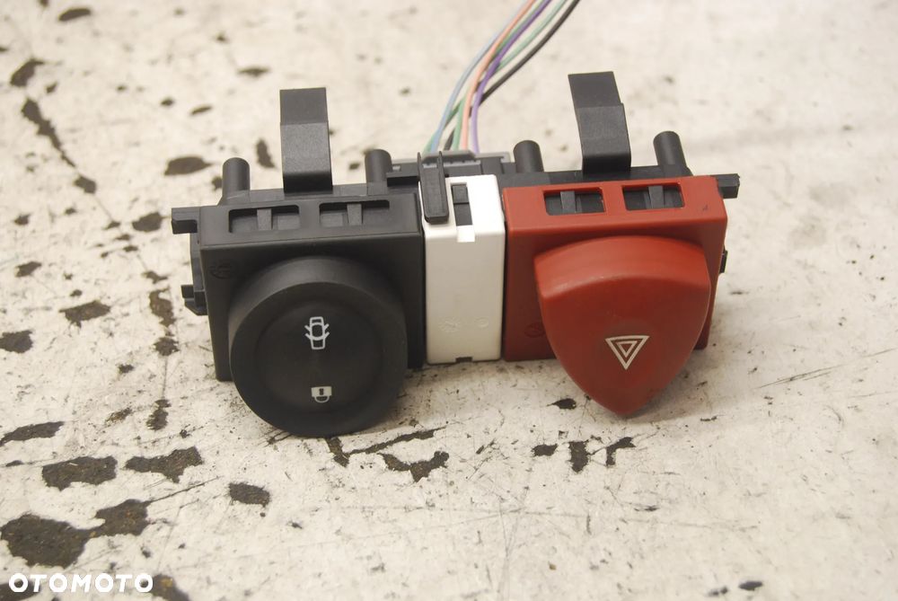 PRZEŁĄCZNIK BLOKADY DRZWI AWARYJNYCH 8200095493 RENAULT MEGANE II SCENIC - 1