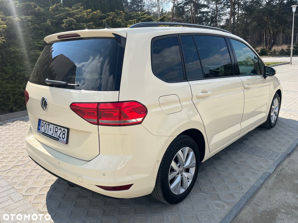 Volkswagen Touran 2.0 TDI SCR DSG Trendline - 22