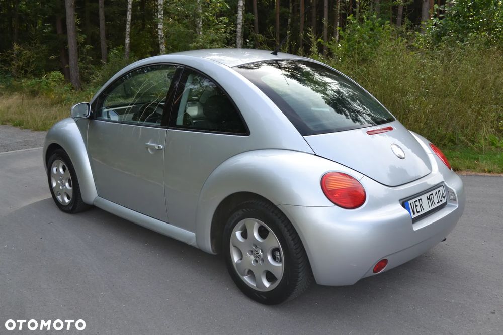 Volkswagen New Beetle - 4