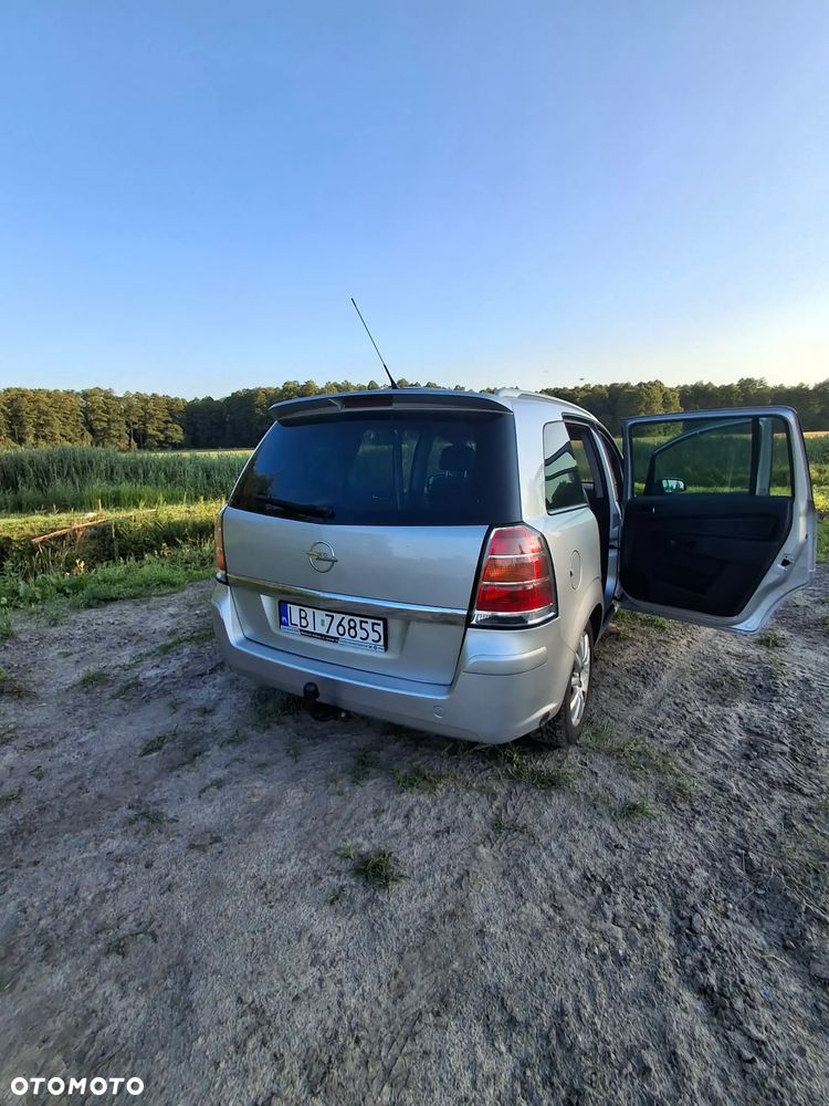Opel Zafira 1.8 Cosmo - 11