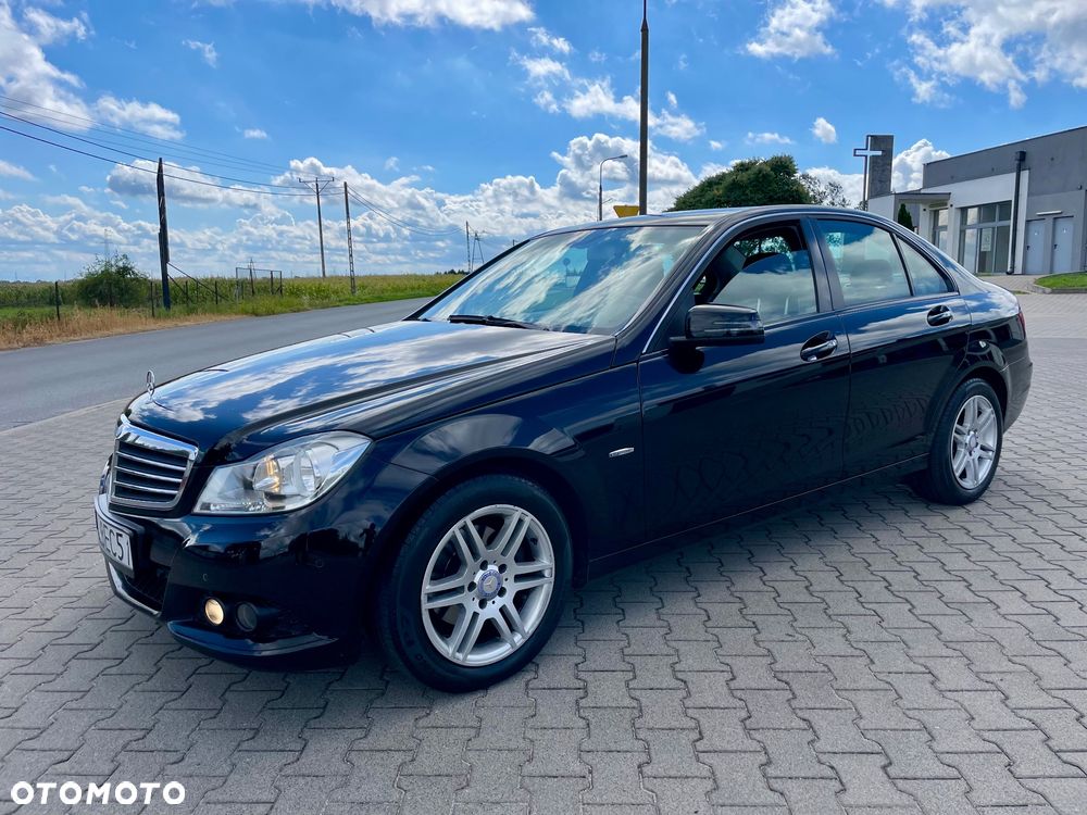 Mercedes-Benz Klasa C 180 CGI BlueEff Elegance - 3