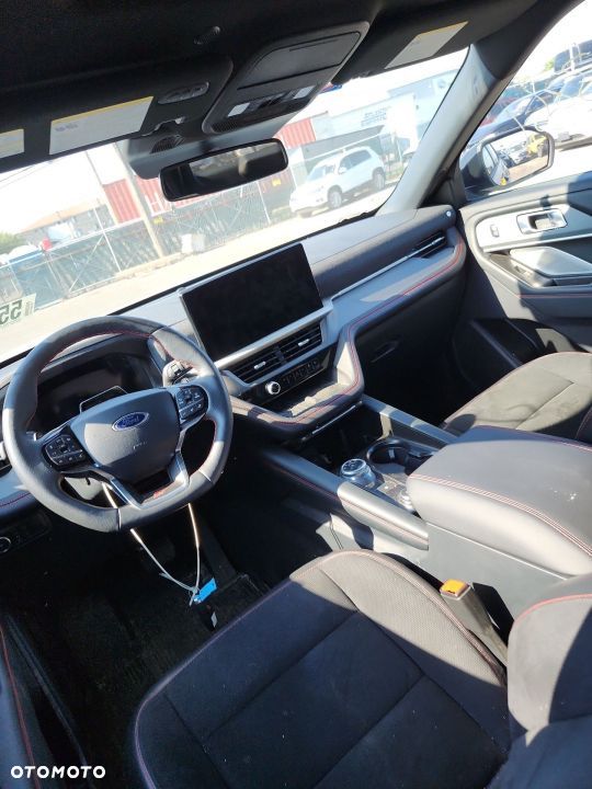 Ford Explorer - 21