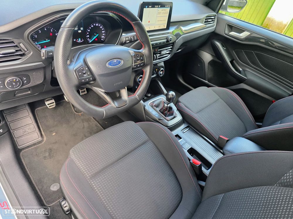 Ford Focus SW 1.0 EcoBoost ST-Line - 28