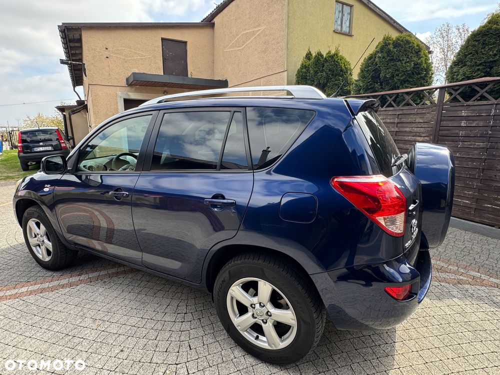 Toyota RAV4 2.2 D-4D 4x4 Sol - 4