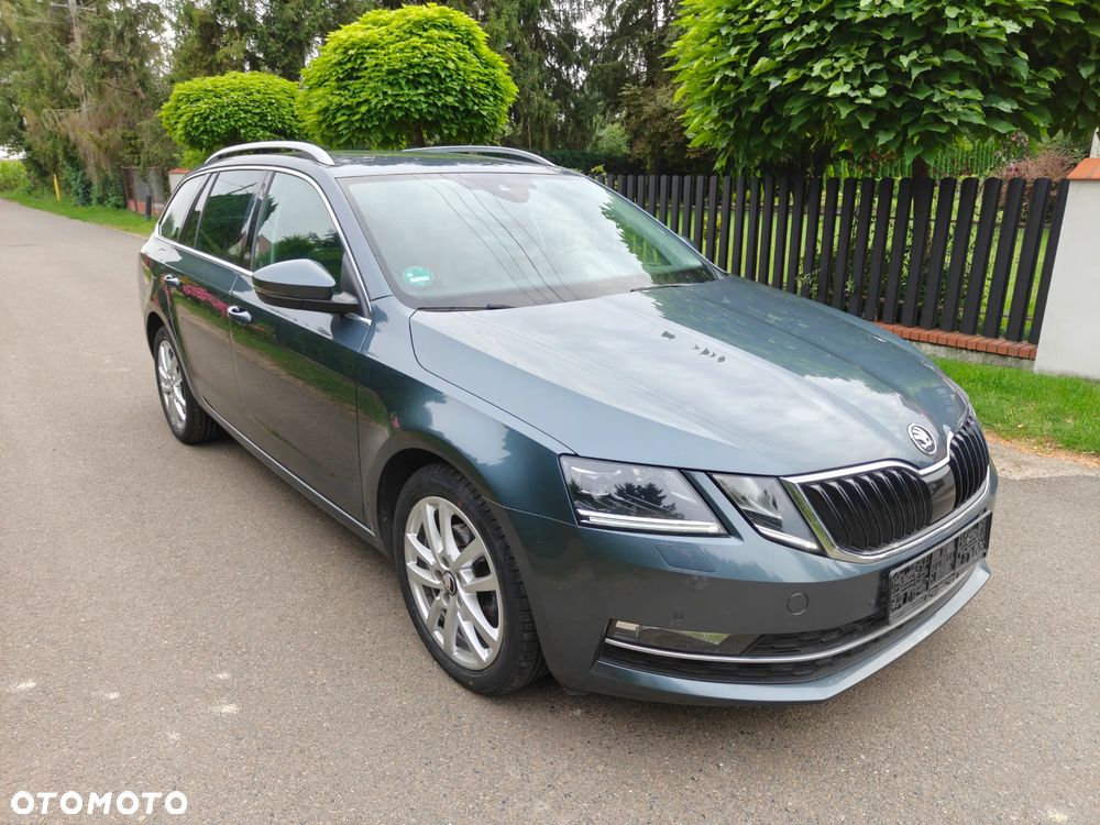 Skoda Octavia 2.0 TDI DSG Premium Edition - 1