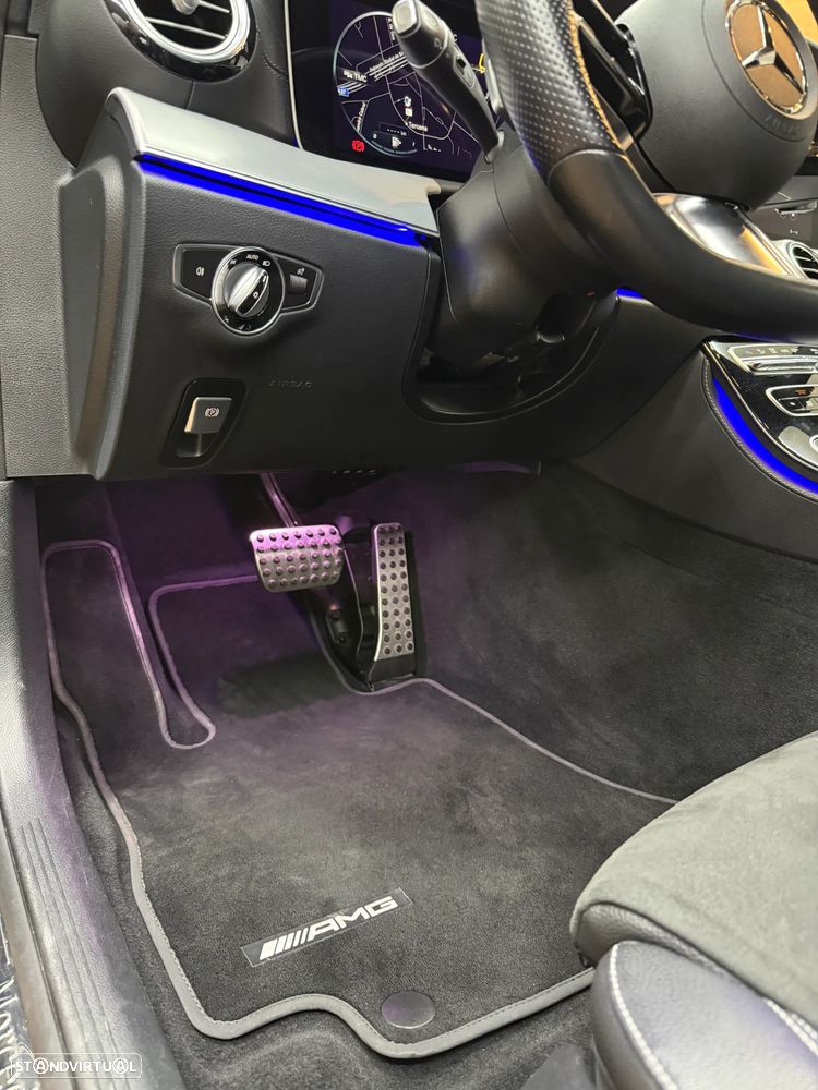 Mercedes-Benz E 300 de 9G-TRONIC AMG Line - 9