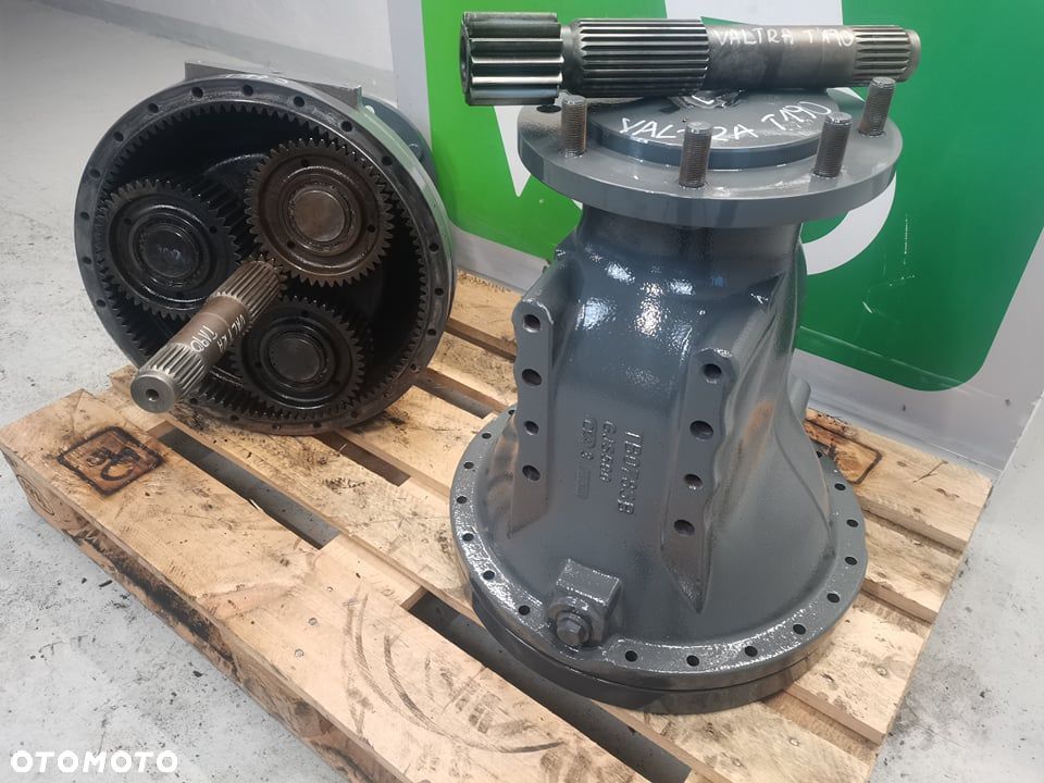 Zwolnica Valtra T 213 {TB0783B tył} - 5