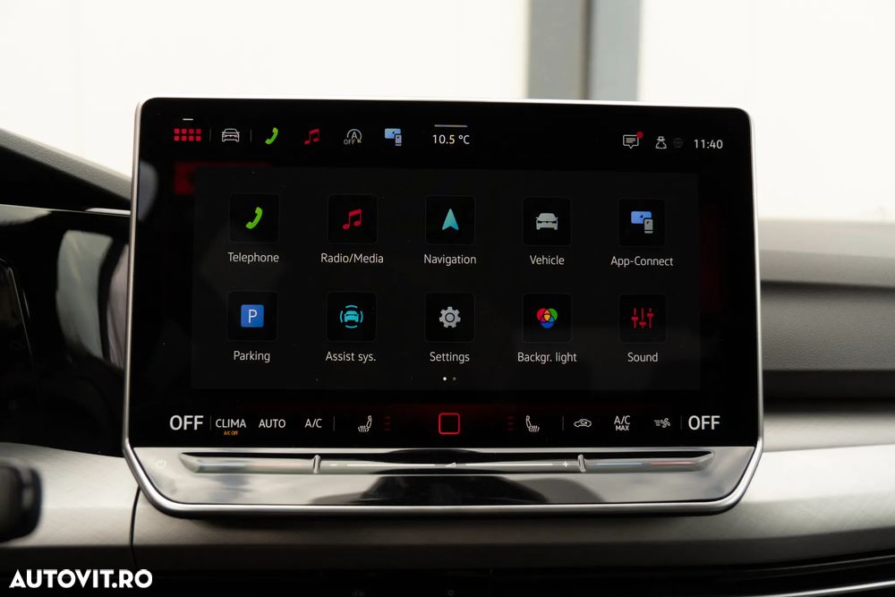 Volkswagen Golf 1.5 eTSI DSG MHEV Life - 24