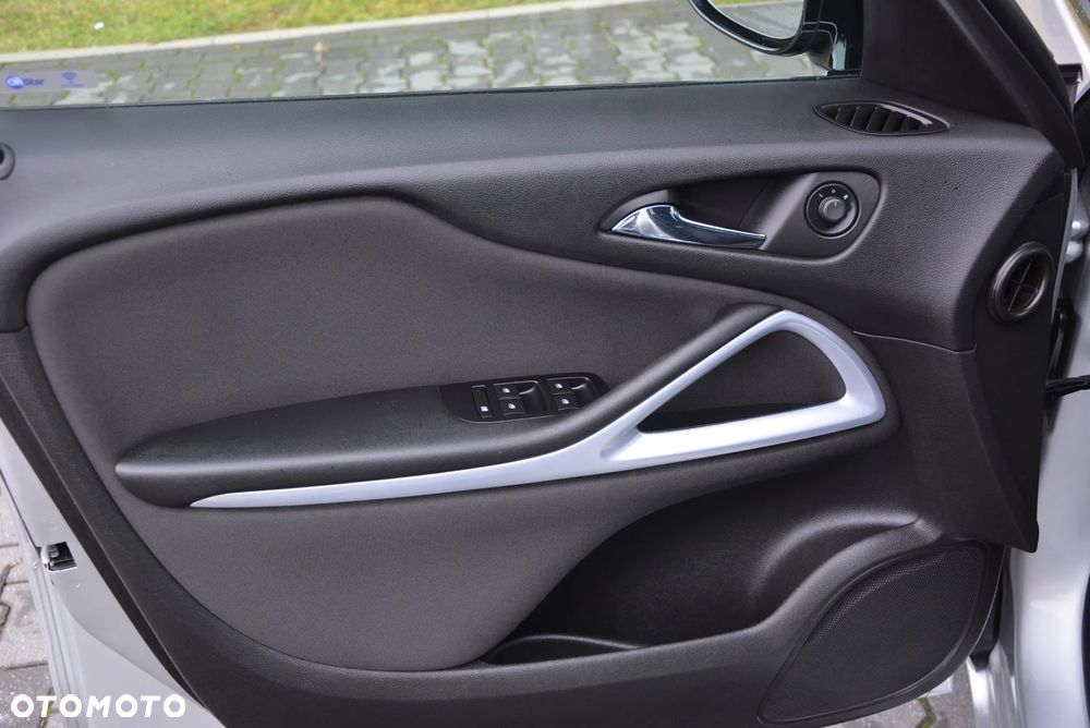 Opel Zafira 2.0 D Automatik 130 kW Edition - 23