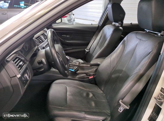 BMW 320 d EfficientDynamics Line Luxury - 9