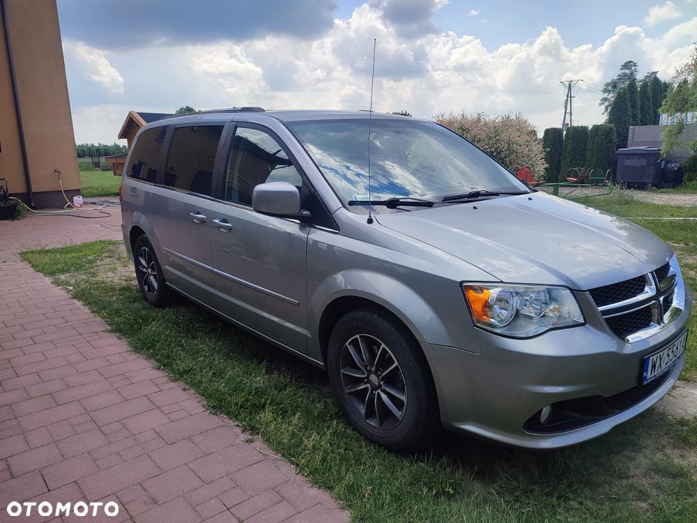 Dodge Grand Caravan - 2