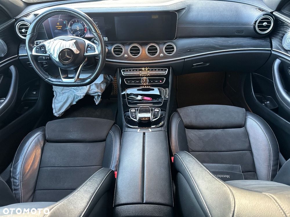 Mercedes-Benz Klasa E 200 4-Matic AMG - 20