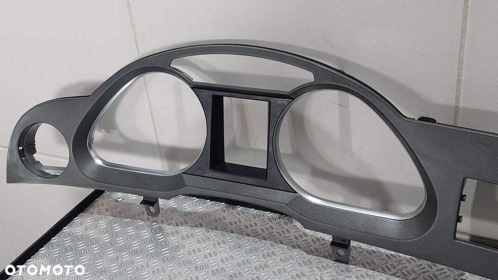 RAMKA LICZNIKA KONSOLI AUDI A6 C6 3,2 V6 FSI R2005 NR 4F1857115 - 2