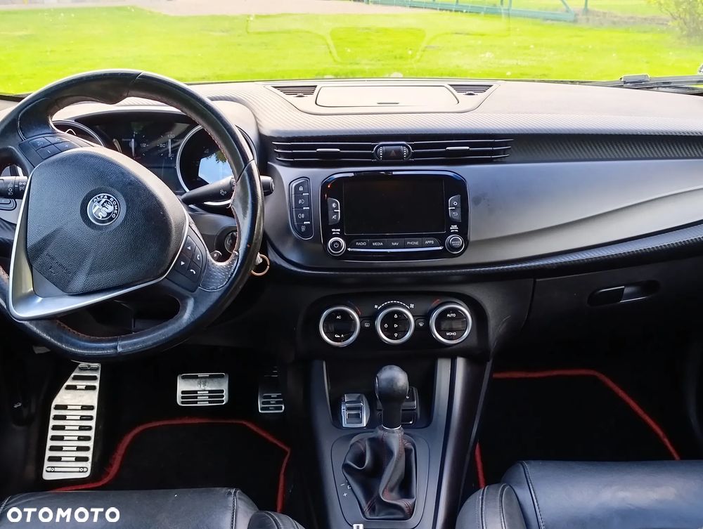 Alfa Romeo Giulietta 1750 TBi Veloce TCT - 13