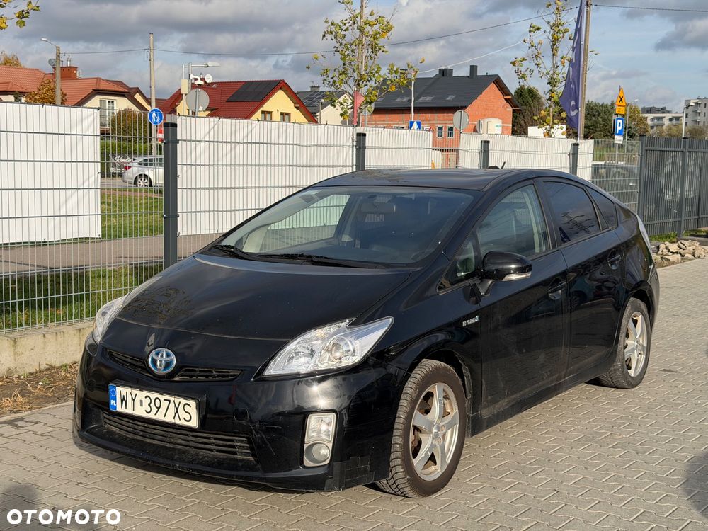 Toyota Prius (Hybrid) Executive - 2