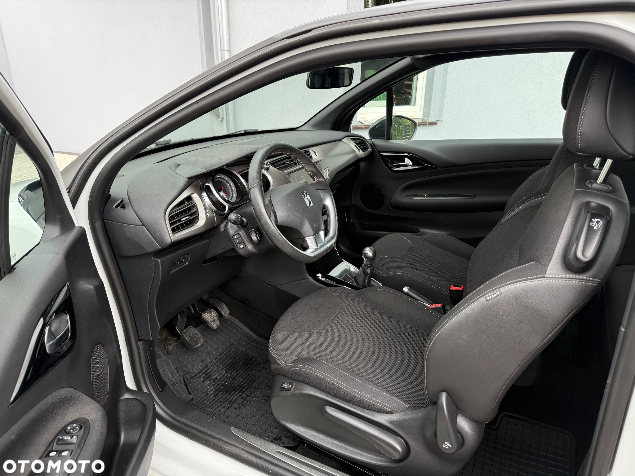 DS Automobiles DS 3 - 6