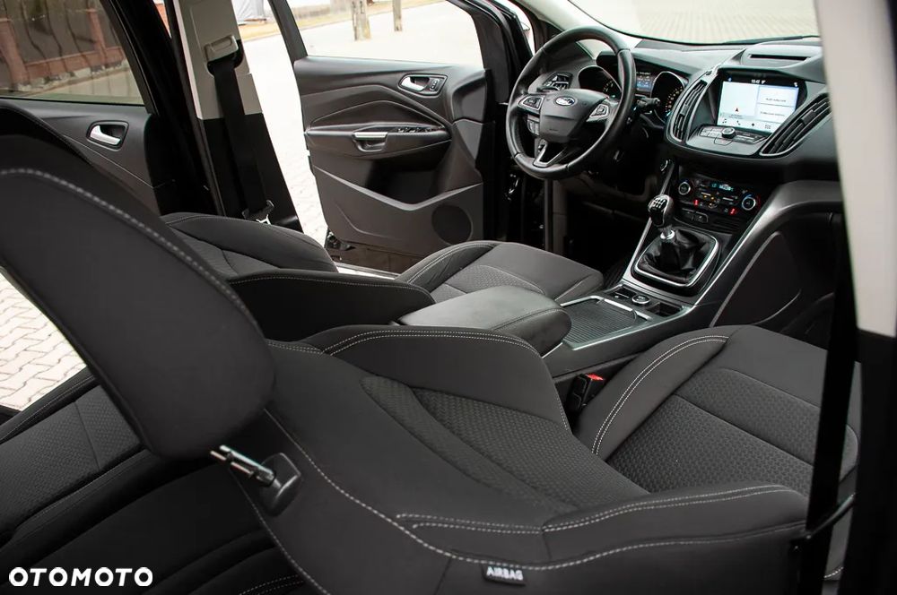 Ford Kuga 1.5 EcoBoost 2x4 Cool & Connect - 31