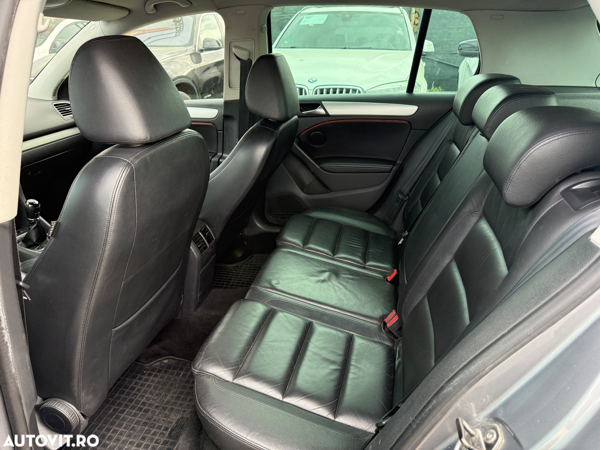 Volkswagen Golf 2.0 TDI DPF Highline - 14