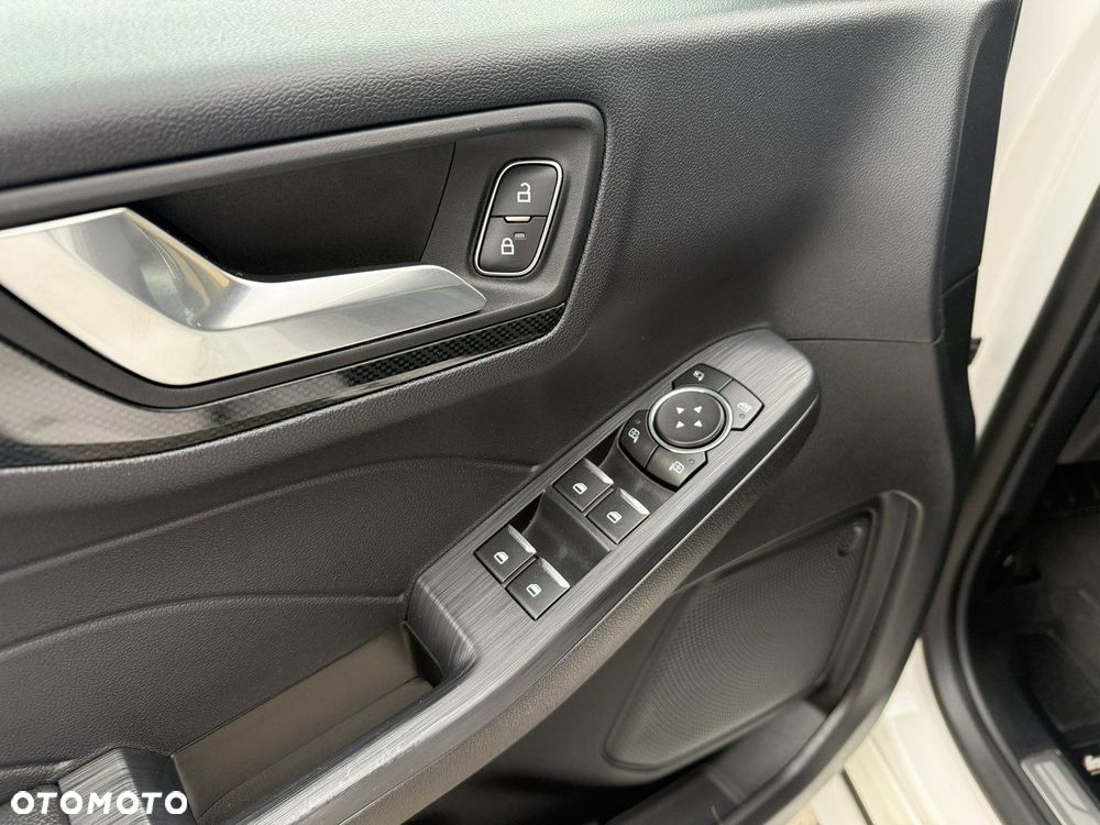 Ford Kuga - 28