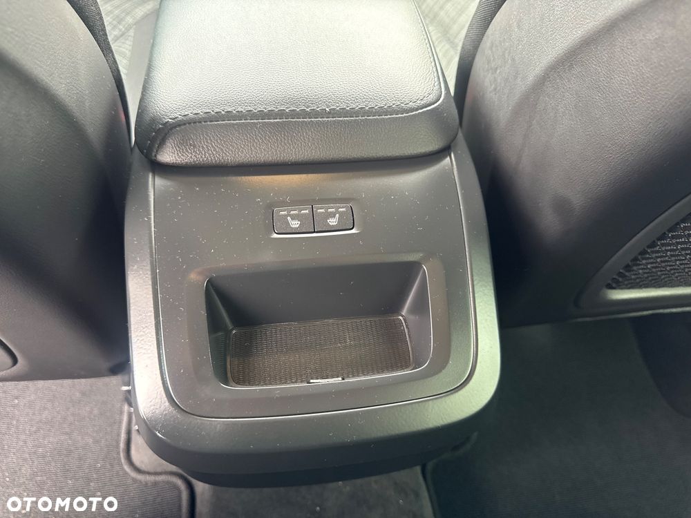 Volvo XC 60 B4 B Essential - 28