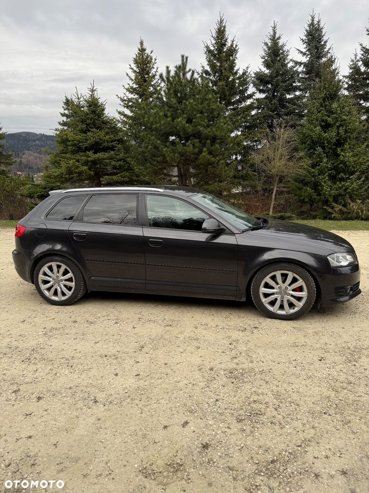 Audi A3 Sportback 2.0 TDI DPF quattro Ambiente - 4