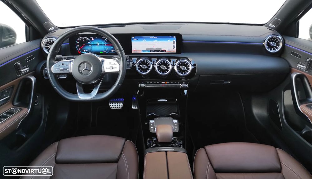 Mercedes-Benz A 250 e AMG Line - 16