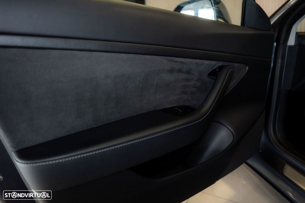Tesla Model 3 Standard Range Plus RWD - 24