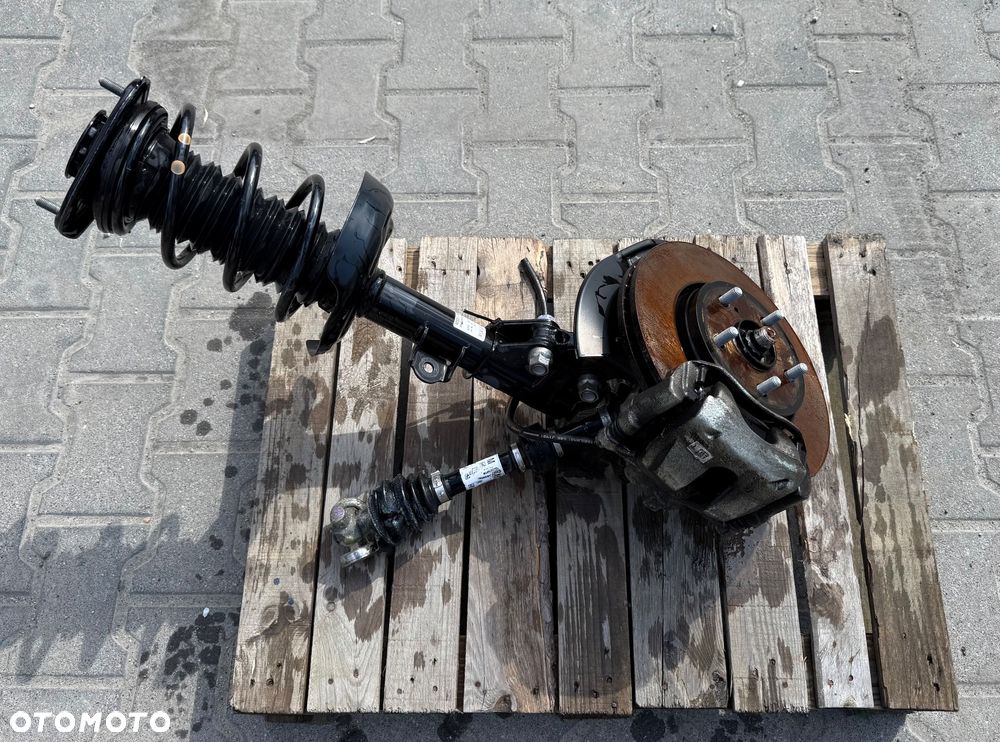 TOYOTA C-HR II 1.8 HYBRID KOMPLETNY MCPHERSON ZWROTNICA LEWA