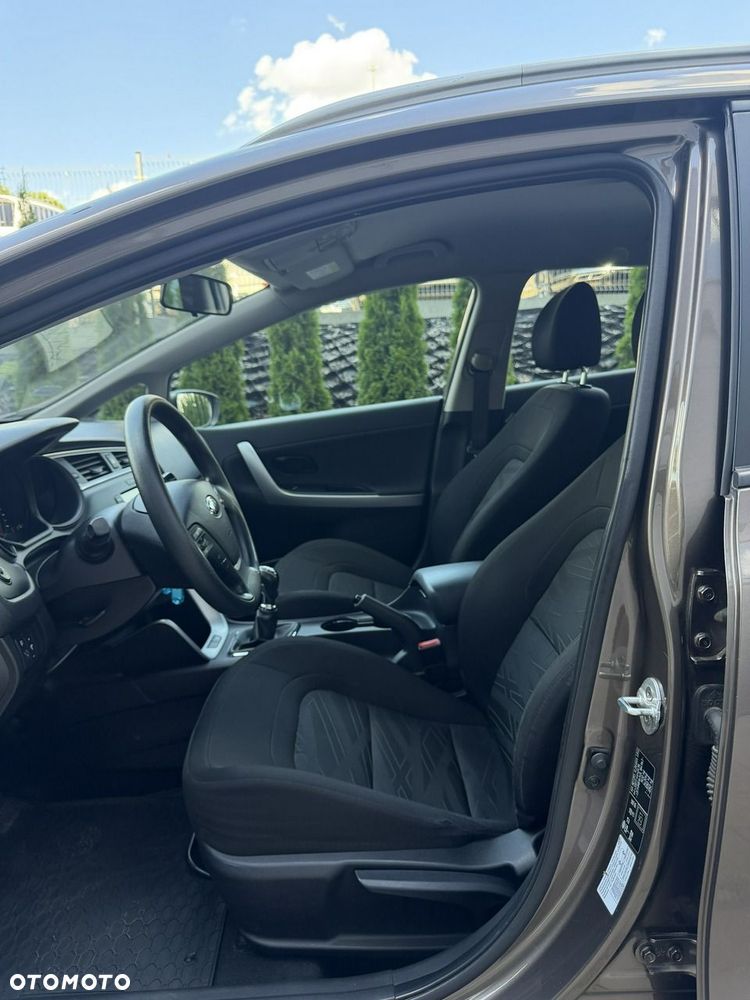 Kia Ceed - 10