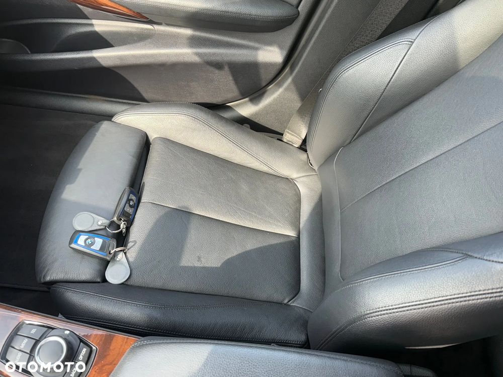 BMW Seria 3 328i Sport-Aut Sport Line - 29