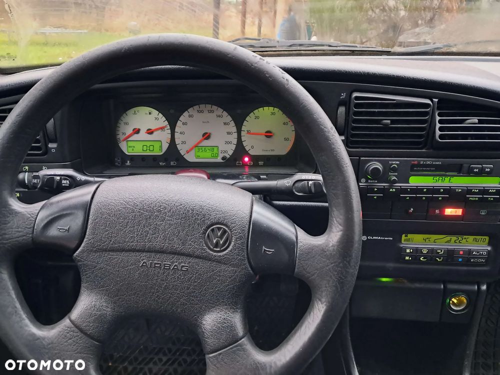 Volkswagen Passat - 6