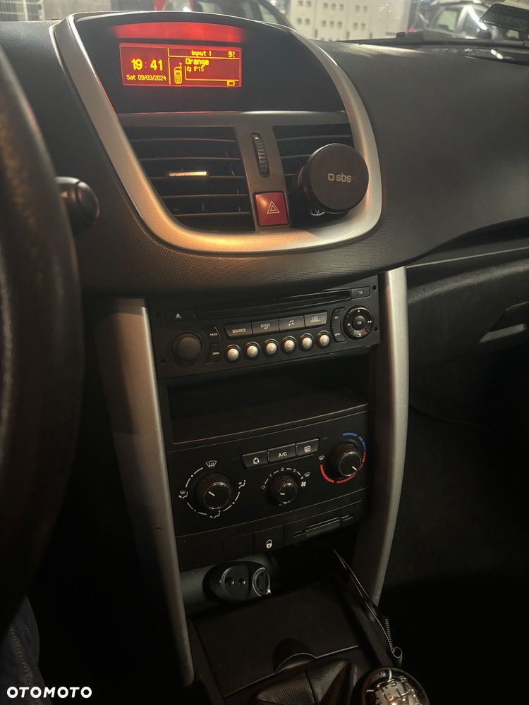 Peugeot 207 - 11
