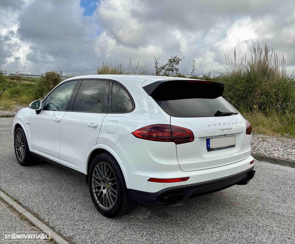 Porsche Cayenne S E-Hybrid - 4