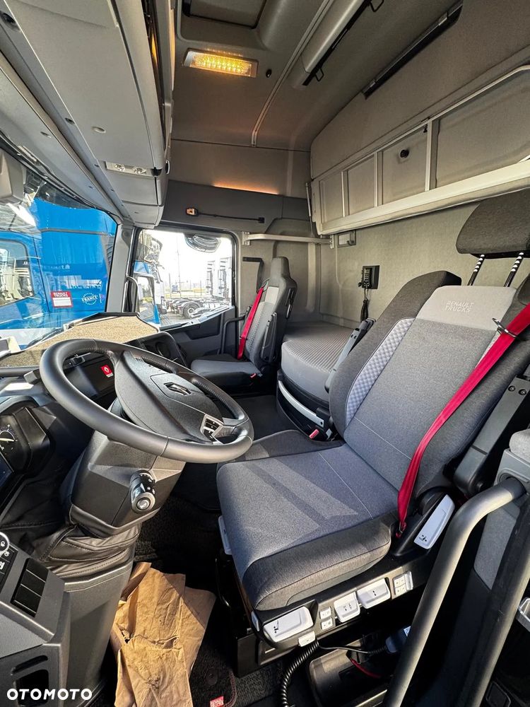 Renault T480 Sleeper Cab - 8