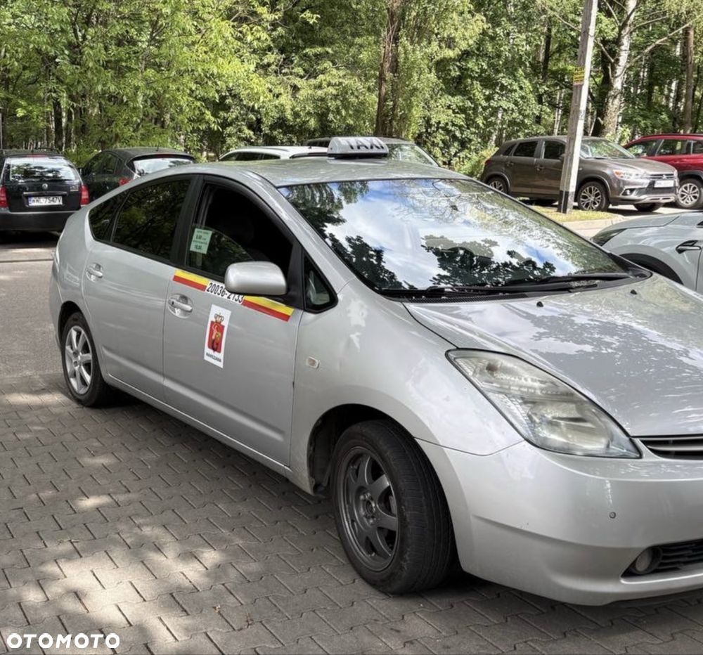 Toyota Prius - 3