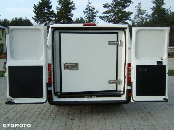 Przebudowa izotermiczna/chłodnicza busa - 14