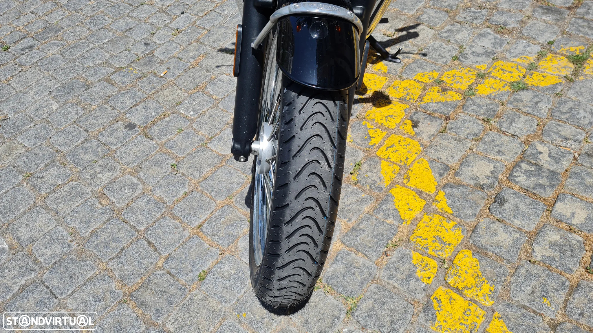 Triumph Bonneville T 100 - 4