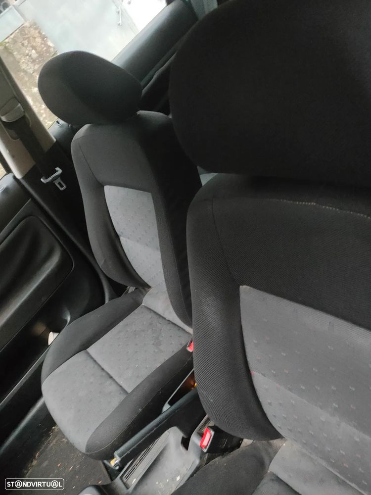 VW Passat Variant 1.9 TDi Confortline - 12