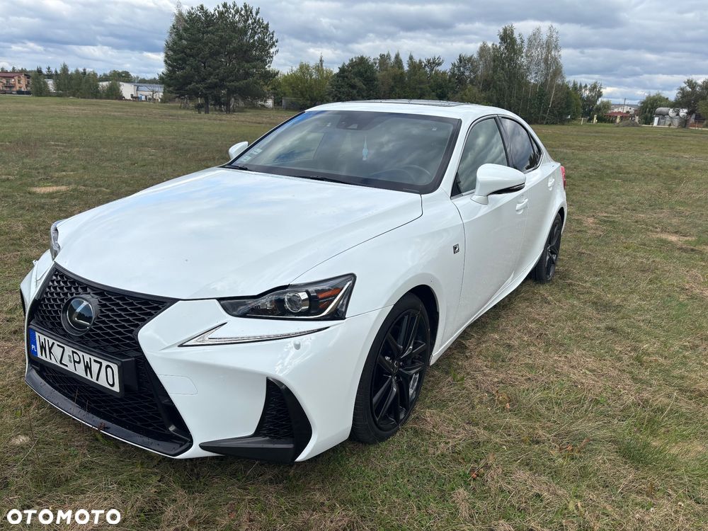 Lexus IS 200t / 300 F Sport - 2
