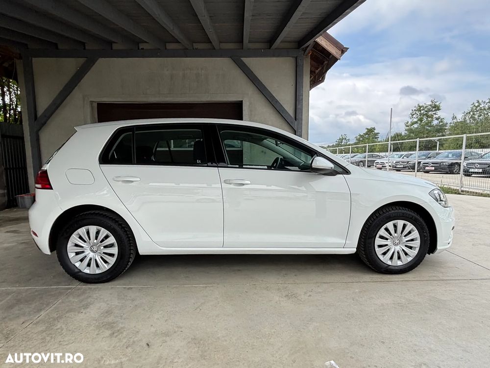 Volkswagen Golf 1.6 TDI Comfortline - 6