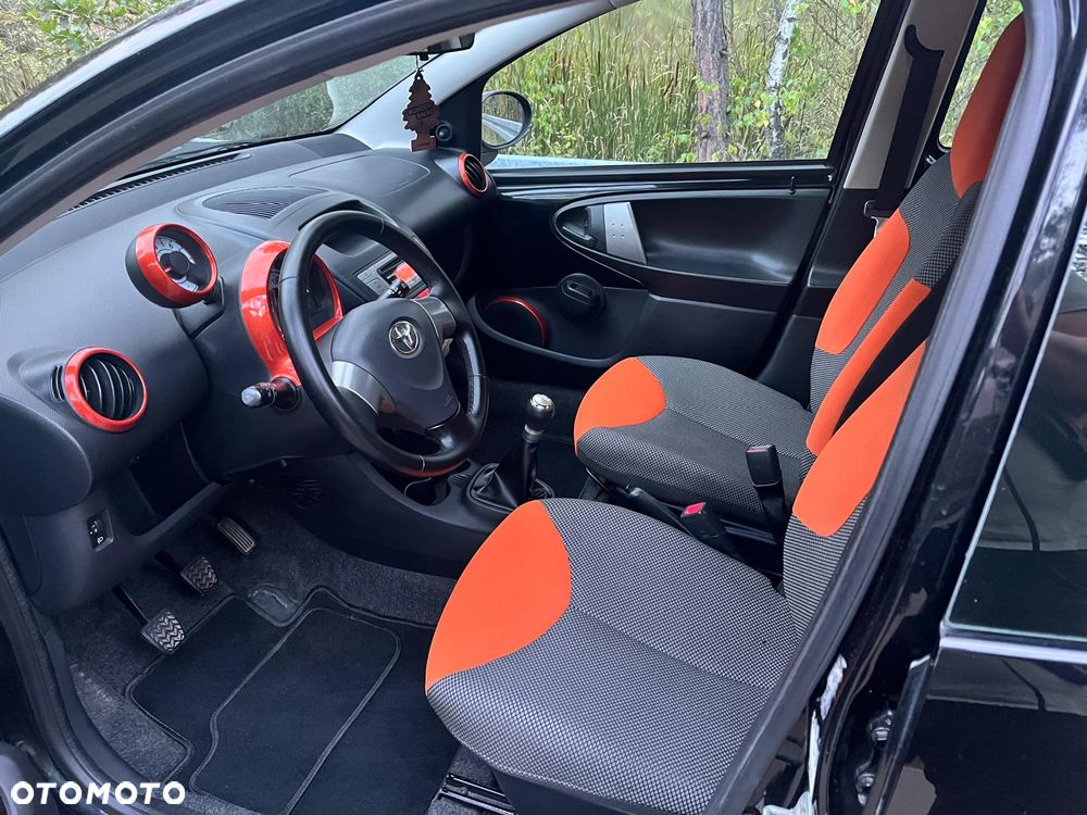 Toyota Aygo Connect - 8